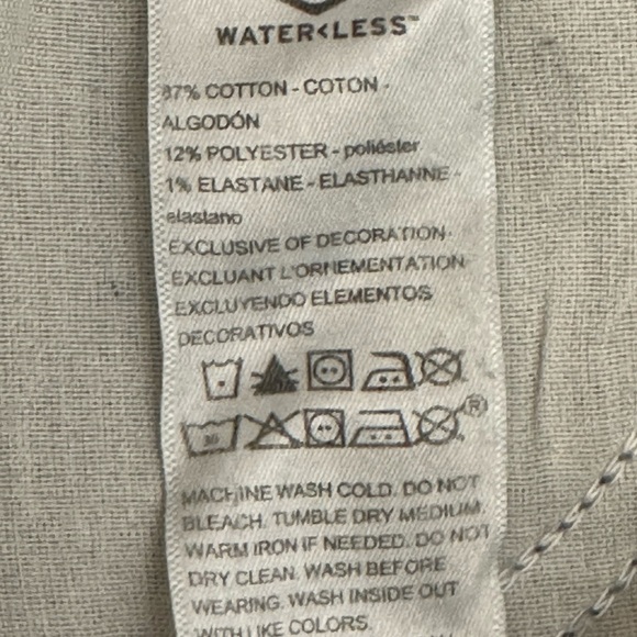 Women’s Levi’s 16 XL 1X Navy Blue Denim Jeans Shorts Ripped Cut Offs Stretch NWT - Picture 11 of 11